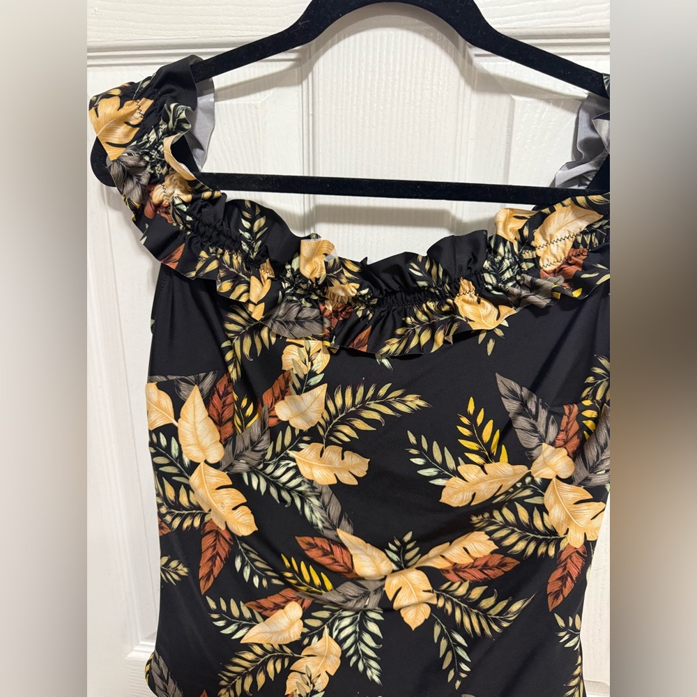 Floral Ruffle Black Swimsuit - Picture 2 of 5
